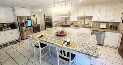 Luxury home, minutes from MSU campus