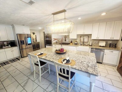 Luxury home, minutes from MSU campus