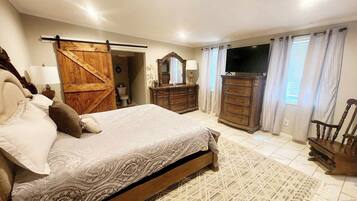 3 habitaciones, tabla de planchar con plancha, wifi y ropa de cama