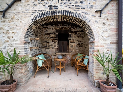 Boerderij in Città di Castello met zwembad