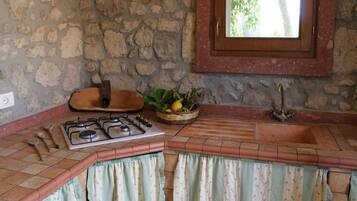 Réfrigérateur, four, plaque de cuisson, cafetiÚre/bouilloire