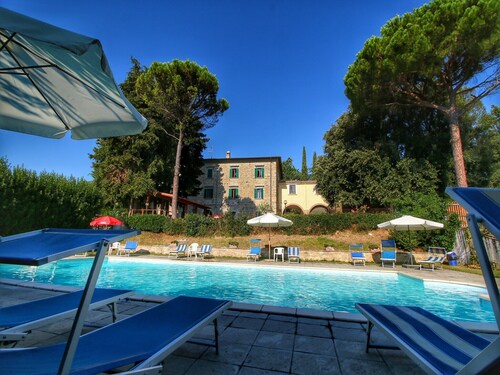 Farmhouse in Umbria near Lake Trasimeno