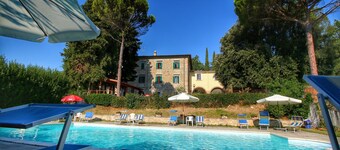 Farmhouse in Umbria near Lake Trasimeno
