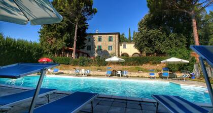 Farmhouse in Umbria near Lake Trasimeno