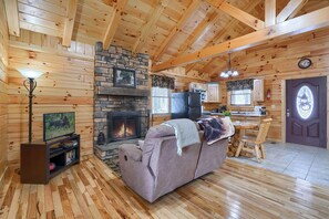 Living area - Over the hill and through the woods, to the Cozy Cub cabin we go.  (Logan)