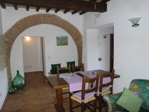 Interni