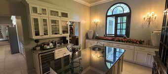 Boquete Luxury: Chic & Serene Home, Walk to Town & Amenities