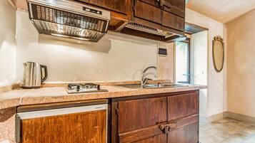 Kylskåp och spishäll