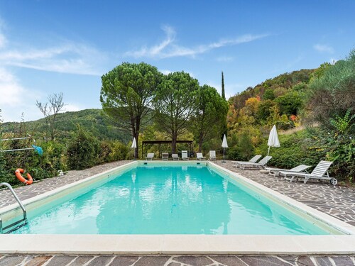 Cozy cottage with pool in Assisi