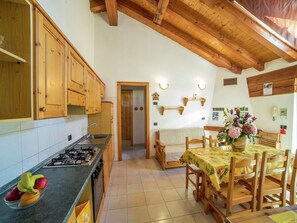 Dining - Apartment in Antey-Saint-André near Ski Lifts (Antey-Saint-Andrè)