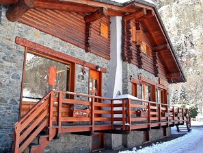 Exterior detail - Apartment with Fireplace (Antey-Saint-Andrè)