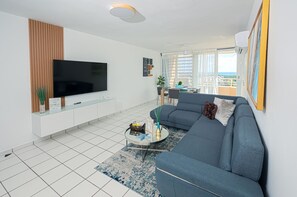 Smart TV - OCEAN & Mountains View/Marina/Ferry/Vista Mar/Vieques/Culebra/El Yunque (Ceiba)