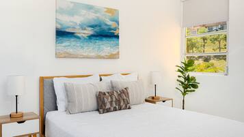 3 bedrooms, desk, iron/ironing board, travel crib