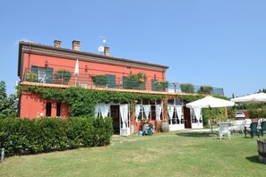 Esterni