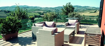 Lejlighed Amidst Vineyards & Blue Skies