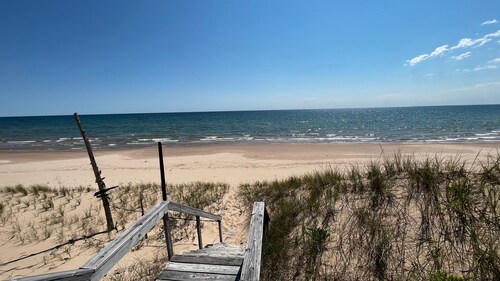 Water's Edge on Michibay: Crisp Air, Bonfires & Lakeside Views – Your Autumn Escape!