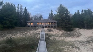 Exterior - Water's Edge: Endless Summer on Lake Michigan – Book Your Beach Getaway! (Gulliver)