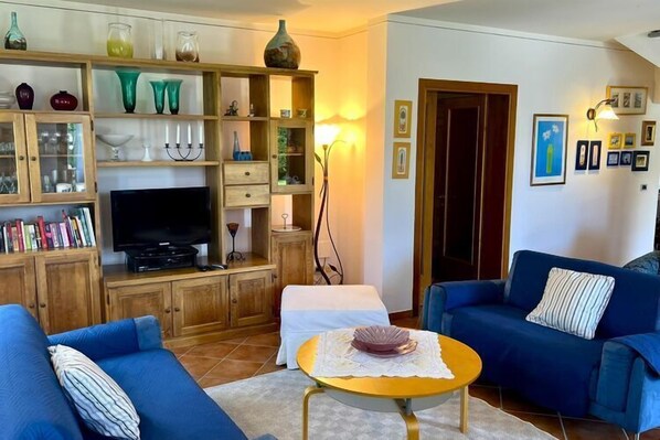 Televisión y reproductor de DVD 