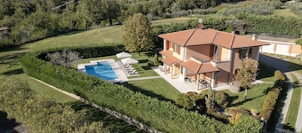 Villa in Tuscany with pool