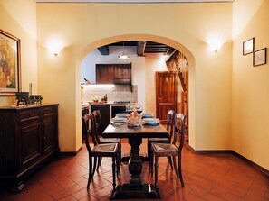Dining - holiday home in Cortona (Cortona)