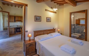 2 soverom, reiseseng for barn, wi-fi (inkludert) og sengetøy