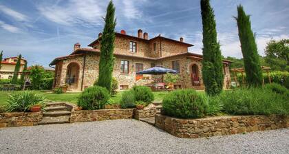 Cottage in Tuscany with Pool & Olive Groves