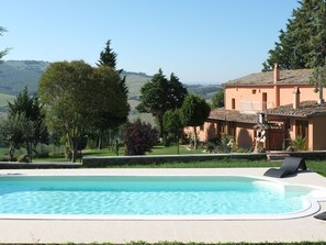 Pool - Elegant Tuscan Holiday Home (San Casciano dei Bagni)