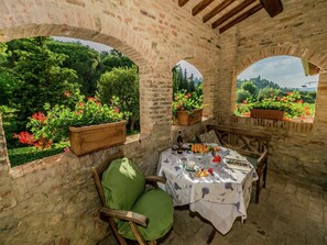 Outdoor dining