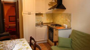 Kühlschrank, Ofen, Hochstuhl