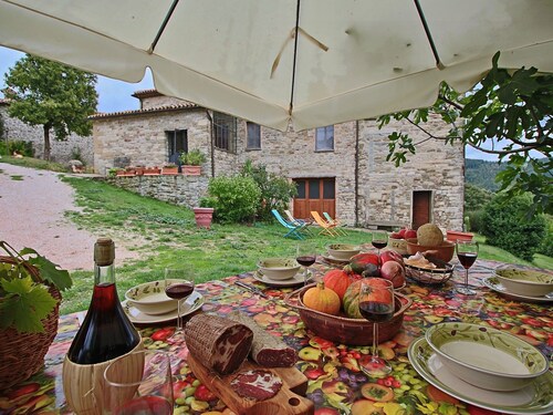 Bauernhaus in Apecchio mit Pool