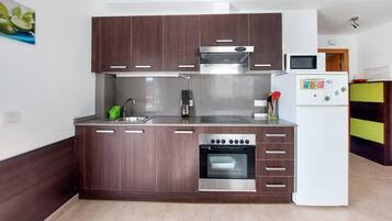 Kühlschrank, Ofen, Herdplatte