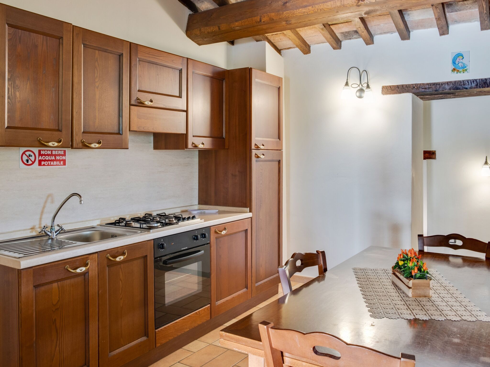 Coffee/tea maker, fridge, oven