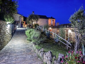 Property grounds - Relaxing Retreat with bike access (Monte san Martino)