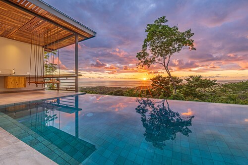 Luxury Villa Elegante - Ocean View 4 Bedroom House
