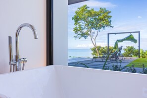 Bathroom - Luxury Villa Elegante - Ocean View 4 Bedroom House (Savegre)