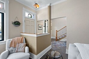 Interior - Quiet Historical Home (Cheyenne)