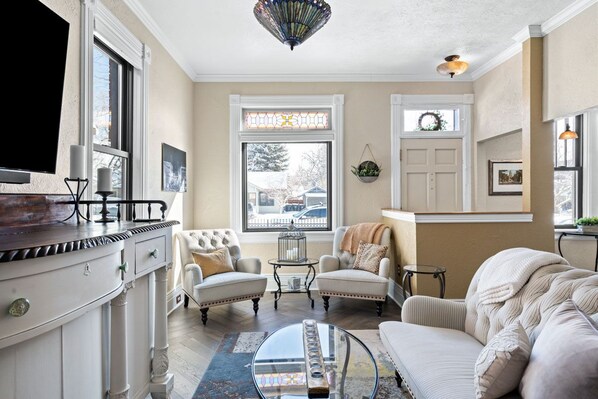 Smart TV - Quiet Historical Home (Cheyenne)