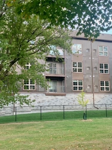 5 minutes from the lake! Brand new condo at Jackson's Point, Georgina