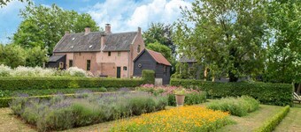 Mansion in Deil by River Linge