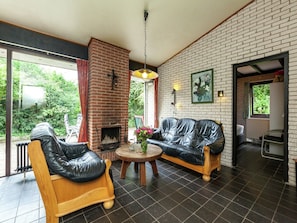 Interior - Lake Escape w/ Garden (Kamperland)