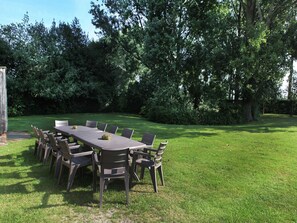 Outdoor dining - Pet-Friendly Farmhouse (Eede)