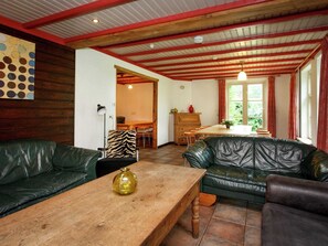 TV, fireplace, stereo