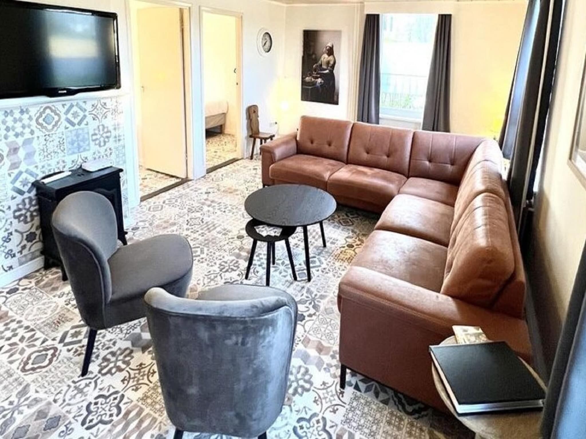 Télévision, cheminée