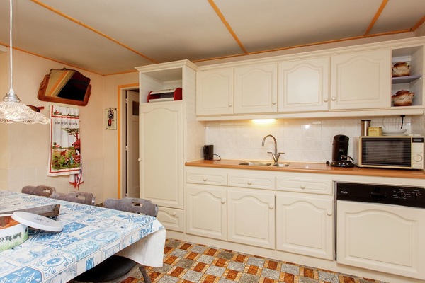 KĂŒhlschrank, Mikrowelle, Ofen, GeschirrspĂŒler