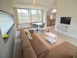 TV, DVD player - Holiday Home in Stramproy near Forest (Stramproy)