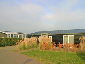 Exterior - Nice apartment in villa for 4 people with WIFI, TV and terrace (Wemeldinge)