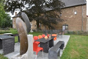 Outdoor dining - Love & Laughter in Mesch (Mesch-Eijsden)