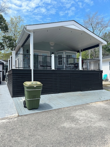  UPDATED WITH CART DOGS <20 LBS MUST BE PRE APPROVED, SITE 5518 SANDLAPPER LN.