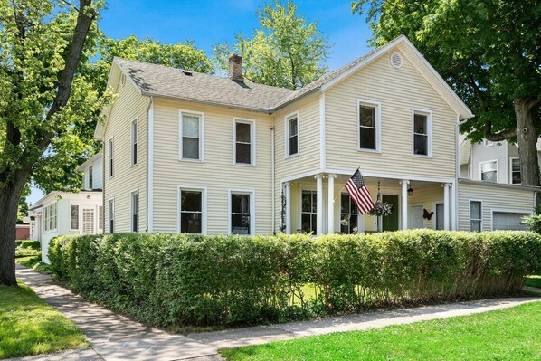 Exterior - 2 bdr historic house located one block/walking distance to downtown St. Joe!  (St. Joseph)
