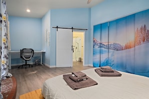 3 bedrooms, WiFi, bed sheets - Serene Retreat in East Long Beach (Long Beach)